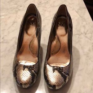 Sofft snakeskin pumps